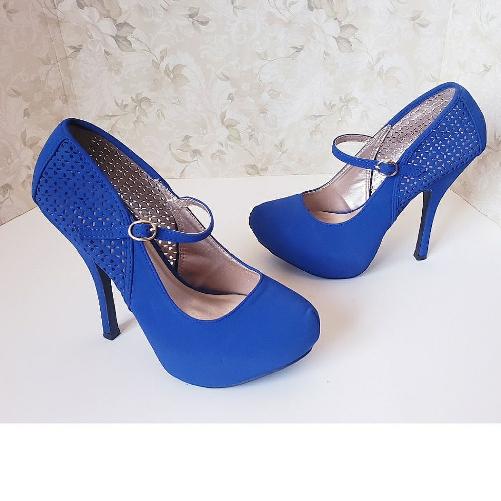 RUE21 ETC STRAP HEELS